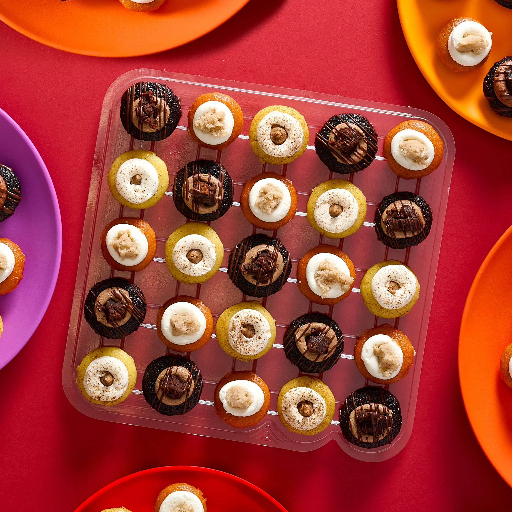 Pumpkin Spice Cupcakes 25-Pack - Image 3