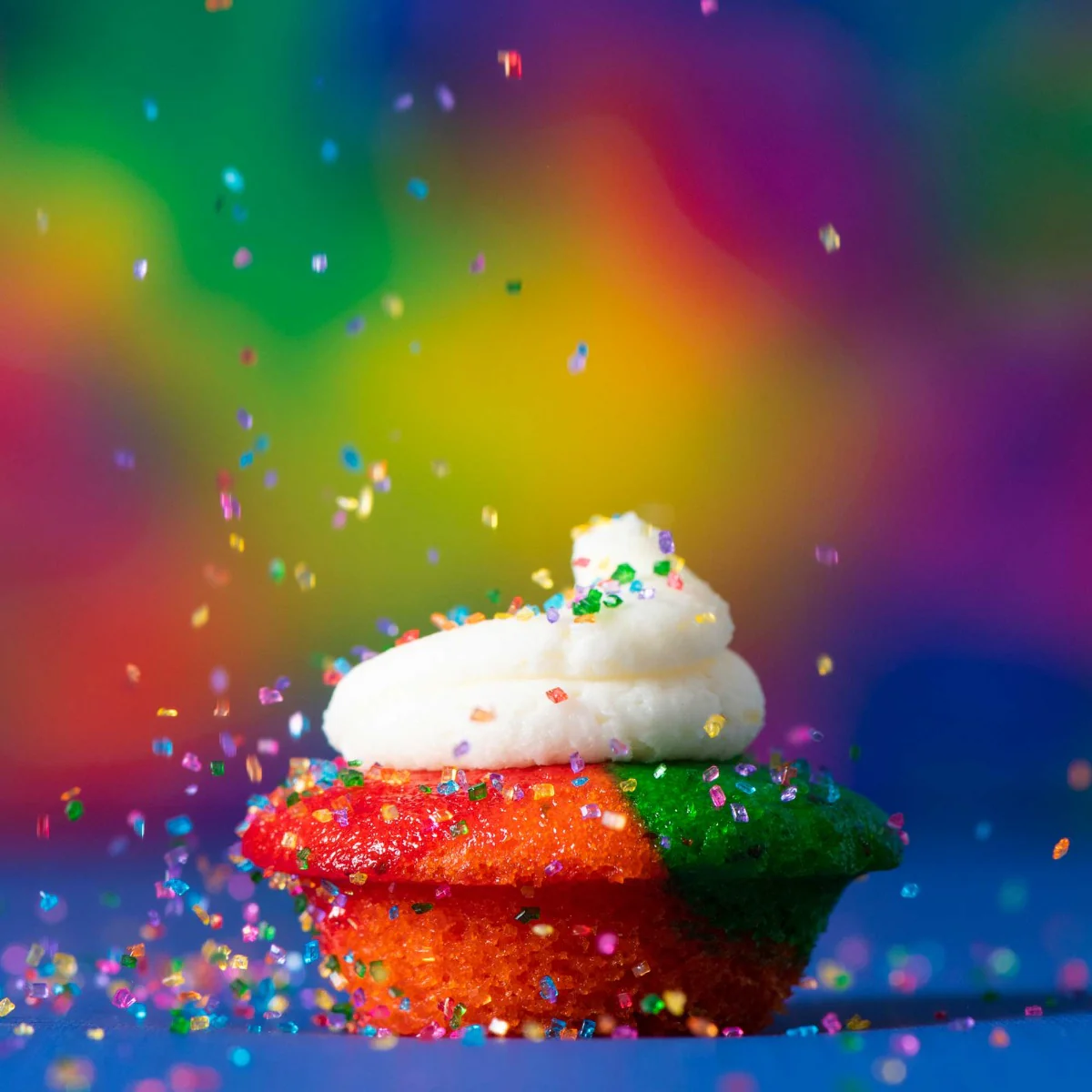 Tie-Dye Cupcakes 50-Pack - Image 4
